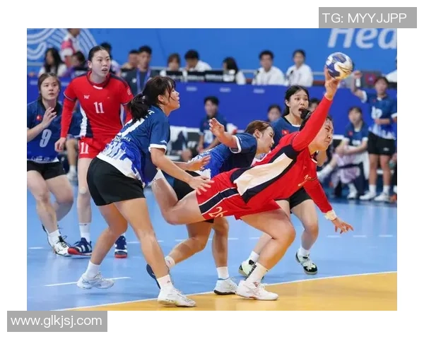 足球明星手球精彩瞬间回顾与经典图片分享 足球明星手球精彩瞬间回顾与经典图片分享