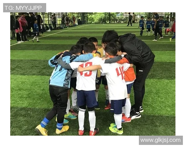 重庆足球队引领最新足球团队协作排名前十榜单分析